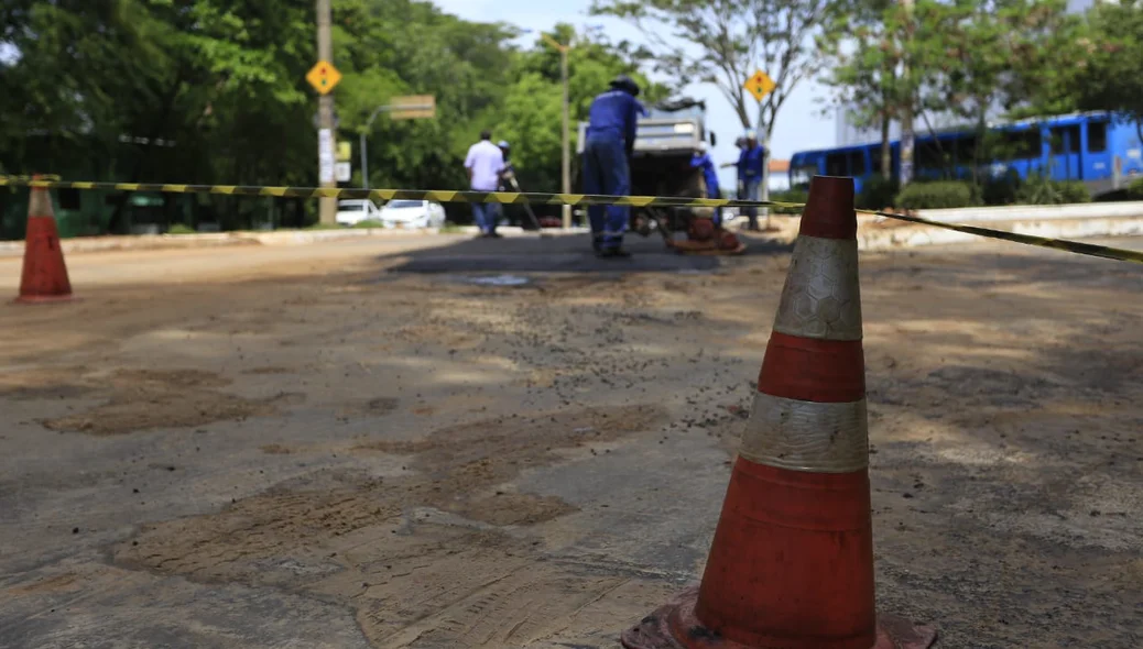 Local onde se abriu a cratera na Avenida Maranhão