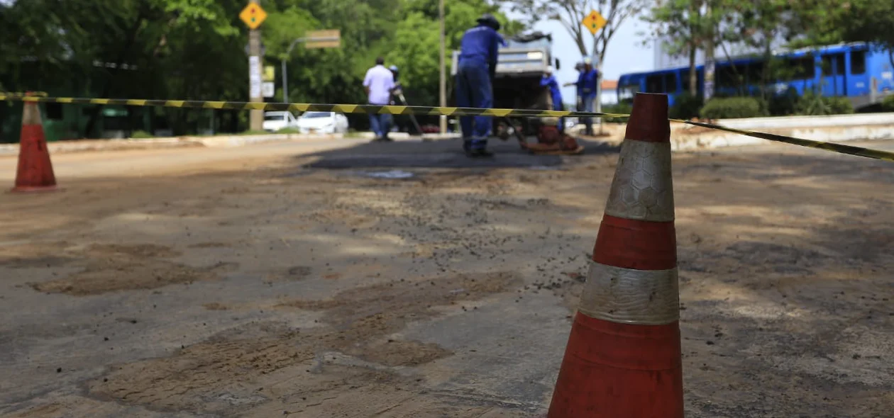 Local onde se abriu a cratera na Avenida Maranhão