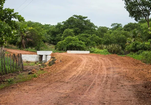 Prefeitura de Cocal conclui ponte na zona rural