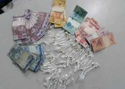 Drogas e dinheiro apreendidos