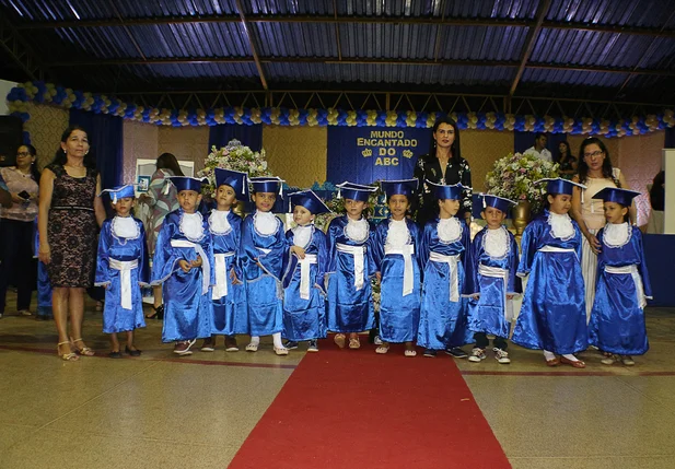 Formatura de alunos do ensino infantil de Cocal