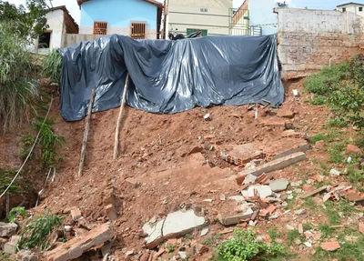 Muro de arrimo feito por morador desaba após fortes chuvas em Picos