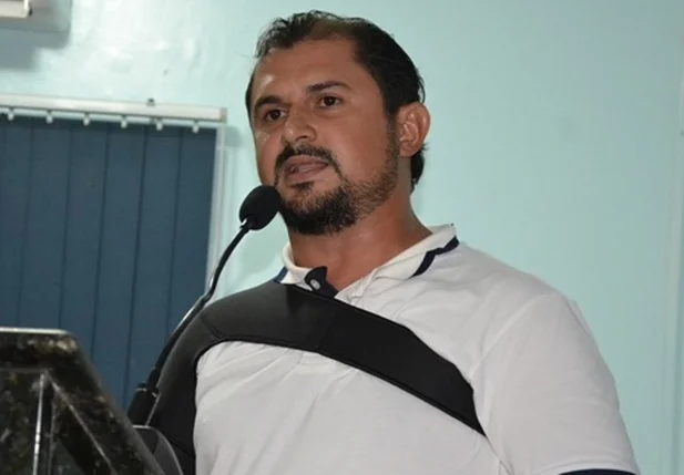 Vereador Jernando  Leal renuncia ao mandato