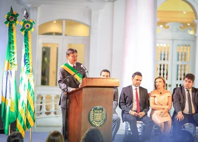 Wellington Dias durante discurso  