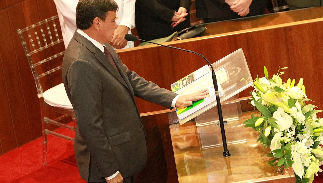 Wellington Dias fazendo seu discurso