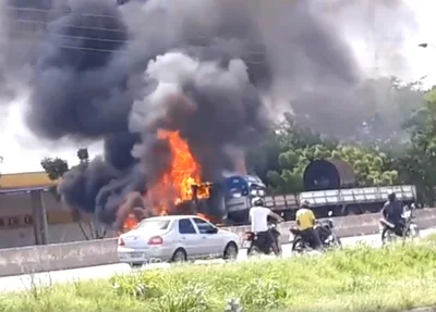 Caminhão pega fogo na BR 316