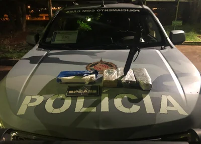 O acusado estava com 3,5 kg de maconha e 1,5 kg de cocaína.