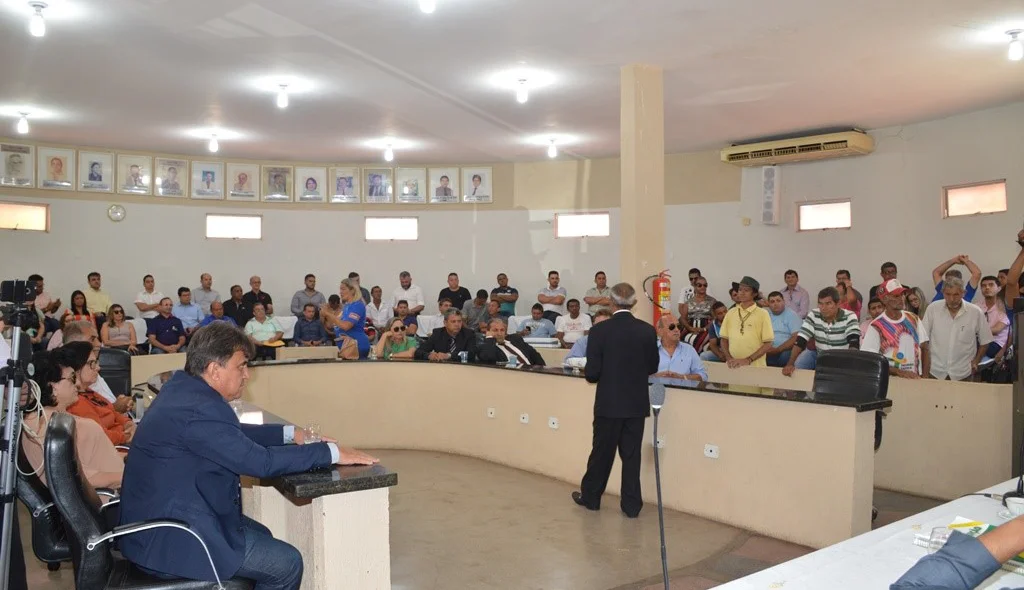 Sessão contou com a presença de nove vereadores
