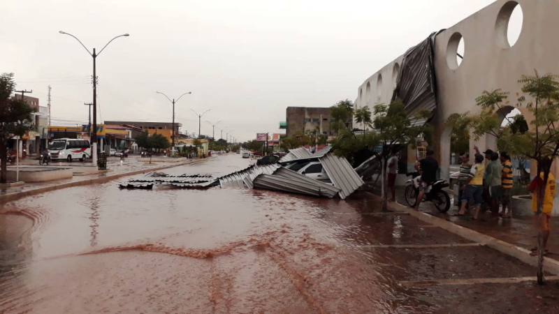 Forte chuva assusta moradores em Esperantina