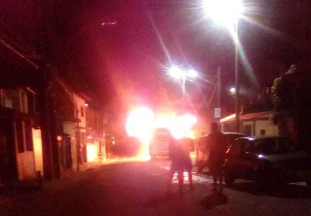 Ônibus incendiado em Fortaleza