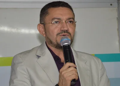 Padre Walmir descarta mudança no comando da Secretaria de Educação