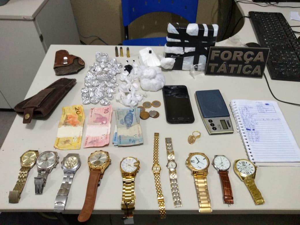 Material apreendido durante a diligência
