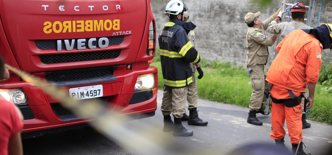 Corpo de Bombeiros foi ao local 