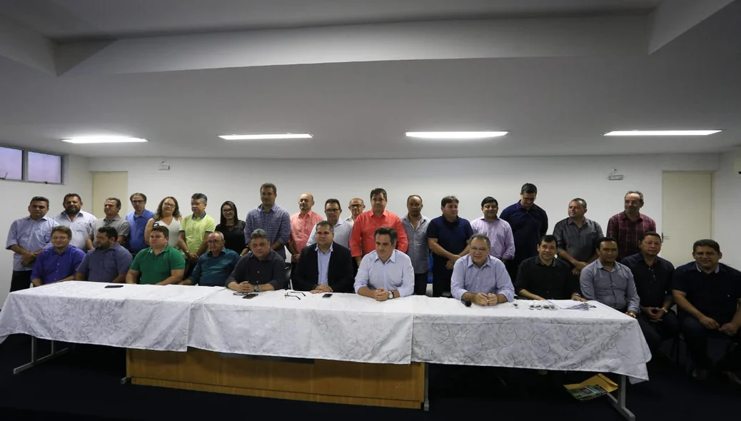 Cinquenta novas caminhonetes, modelo L200, serão entregues aos municípios do Piauí