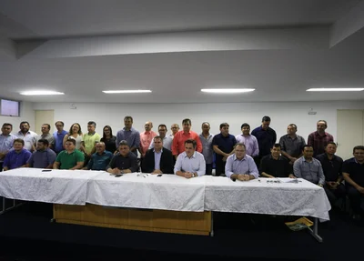 Cinquenta novas caminhonetes, modelo L200, serão entregues aos municípios do Piauí
