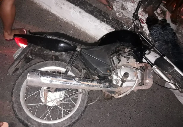 Motocicleta utilizada pelos criminnosos