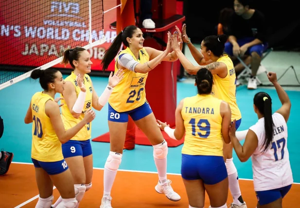 Seleção feminina de vôlei