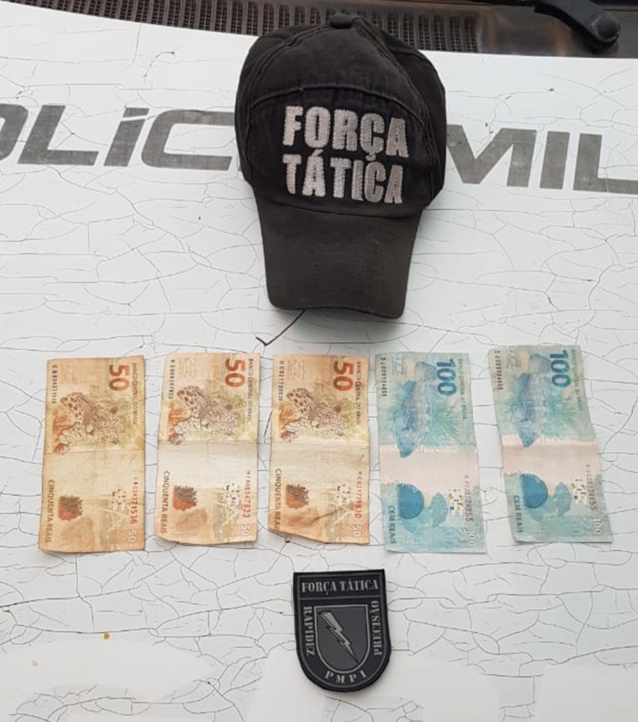 Dinheiro falso encontrado com Antônio Thiago