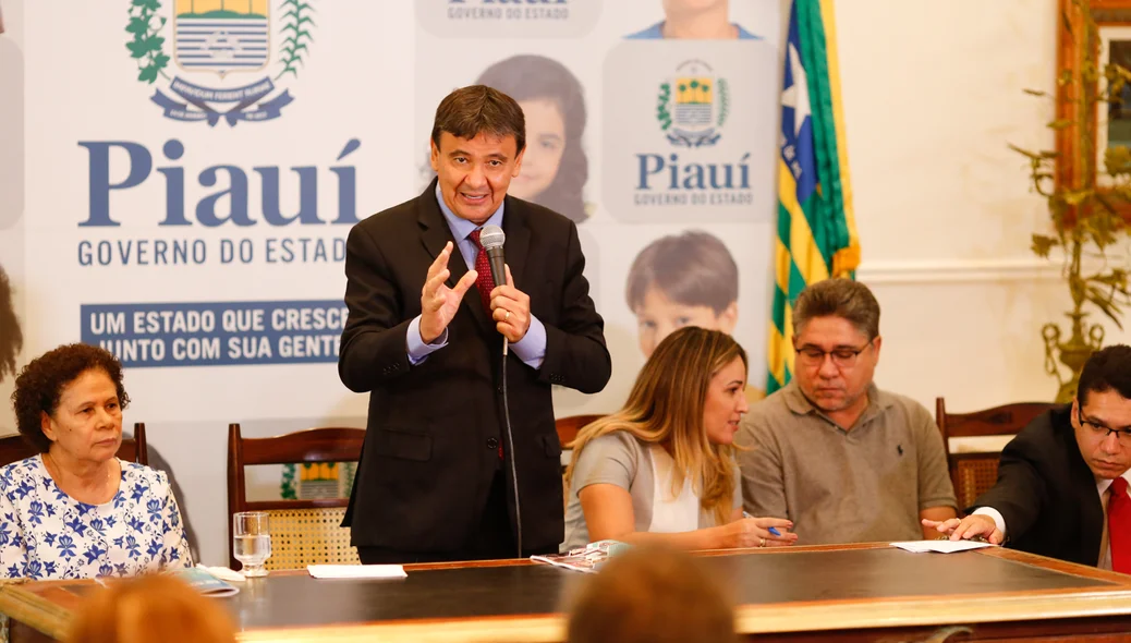 Wellington discursando