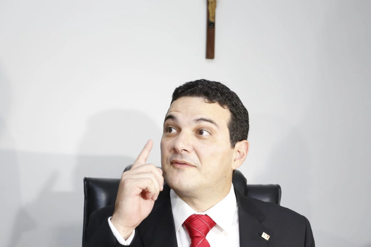Celso Barros