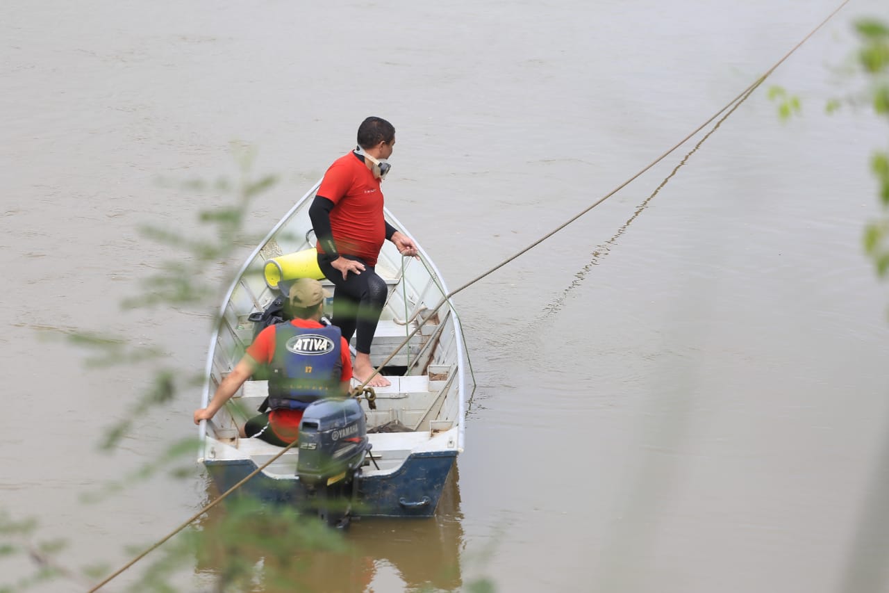 Corpo de Bombeiros faz buscas no Rio Parnaíba