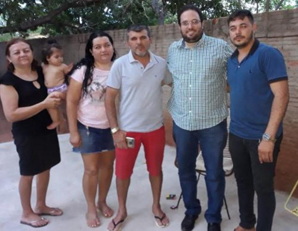 Ronivon Silvino, à direita, adere ao prefeito Erivelto Barros