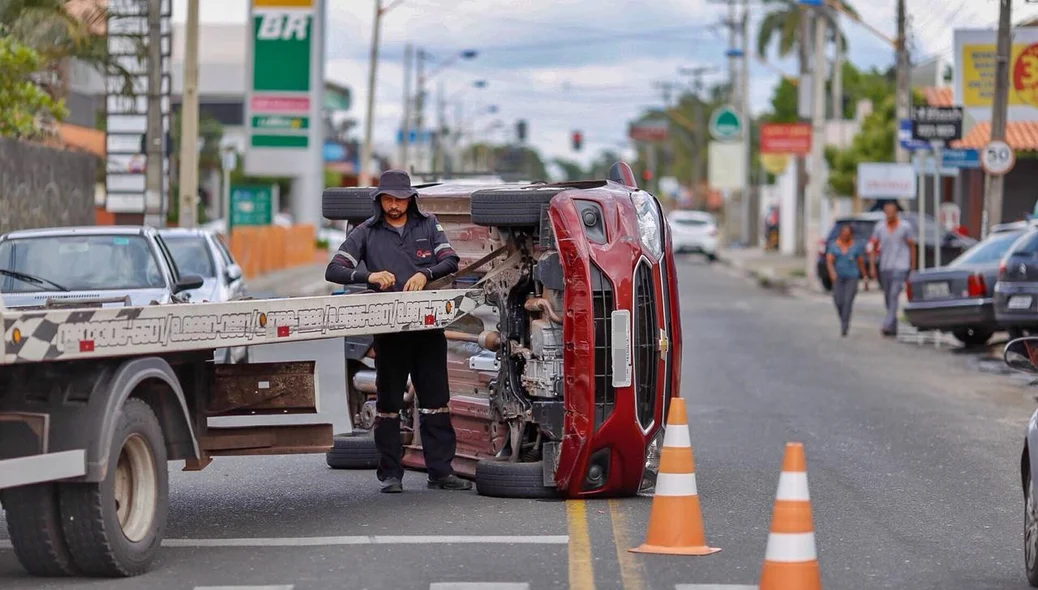 Acidente na avenida Homero Castelo Branco