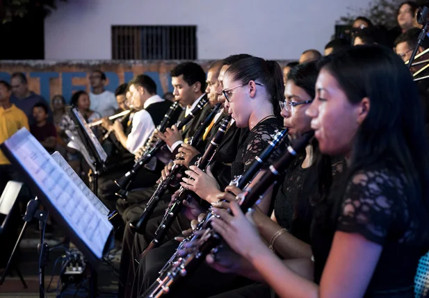 Alunos da Orquestra Jovem do Sesc