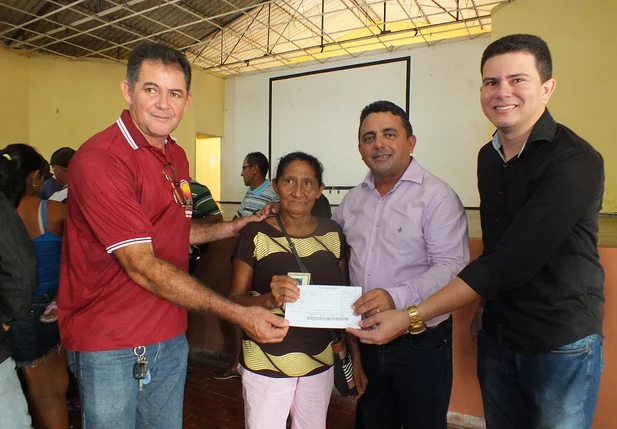 Entrega de boletos do Garantia Safra em Campo Maior