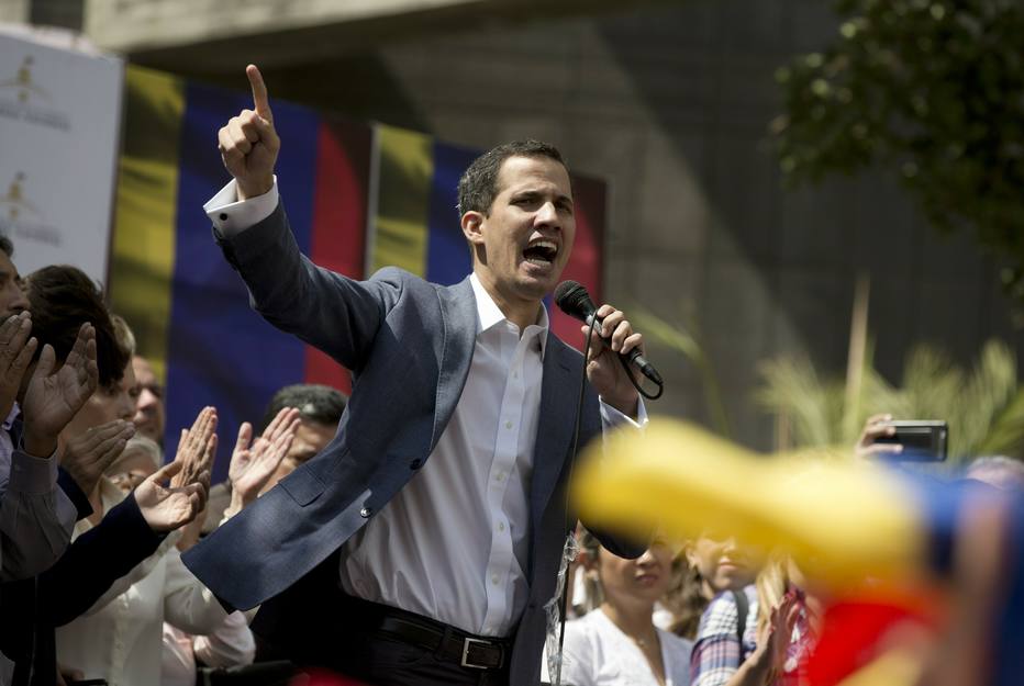 O líder opositor venezuelnao, Juan Guaído, discursa em Caracas