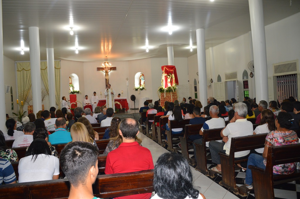 Novena-missa de abertura reúne expressivo número de devotos