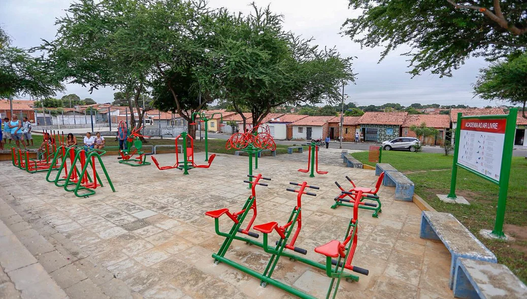 Academia ao ar livre é entregue à população da zona sul de Teresina