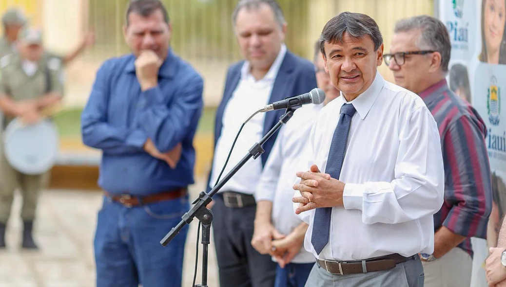 Governador Wellington Dias durante inauguração de academia na zona sul de Teresina