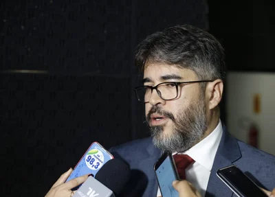 Secretário de Educação, Helder Jacobina