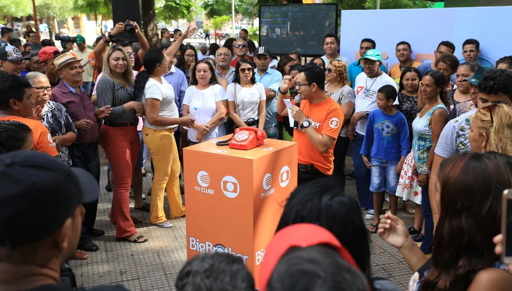 Big Brother Brasil 2019 atrai várias pessoas no centro de Teresina