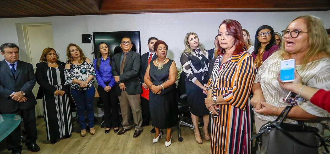 Autoridades presentes na posse do desembargador José James no Núcleo da Mulher no TJ