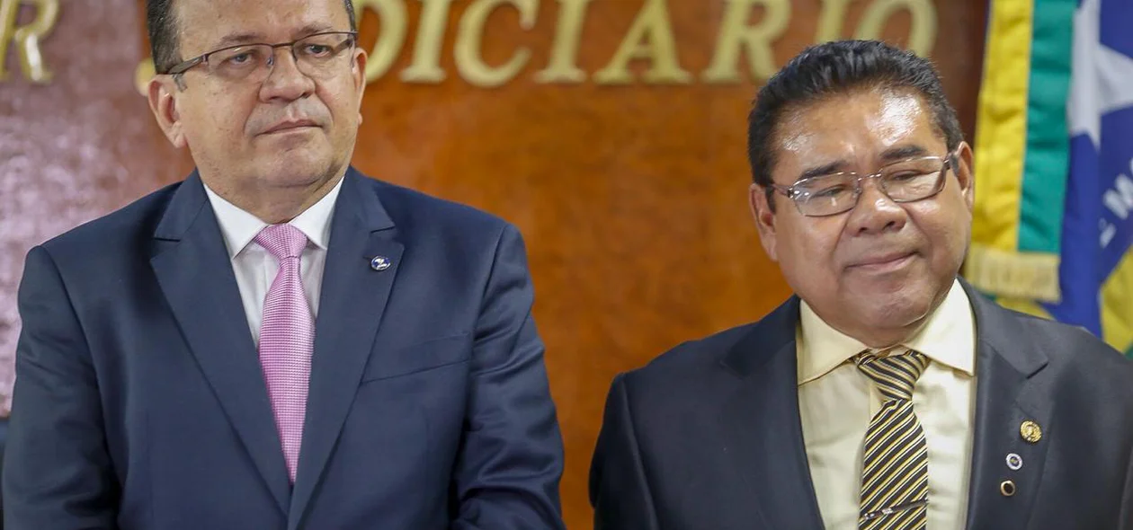 Desembargador Sebastião Ribeiro Martins ao lado do desembargador José James