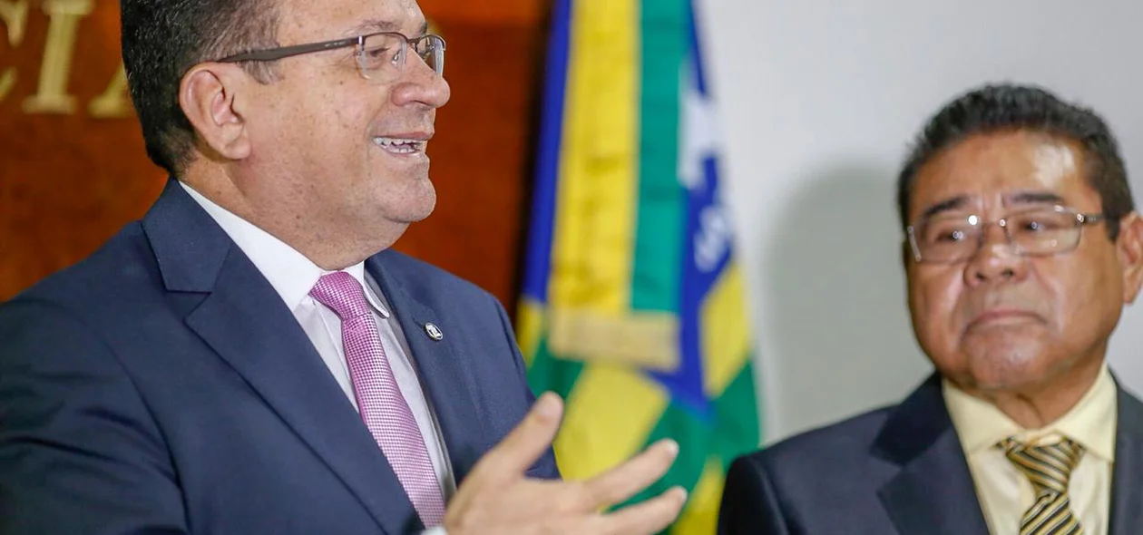 Desembargador Sebastião Ribeiro Martins em solenidade no TJ