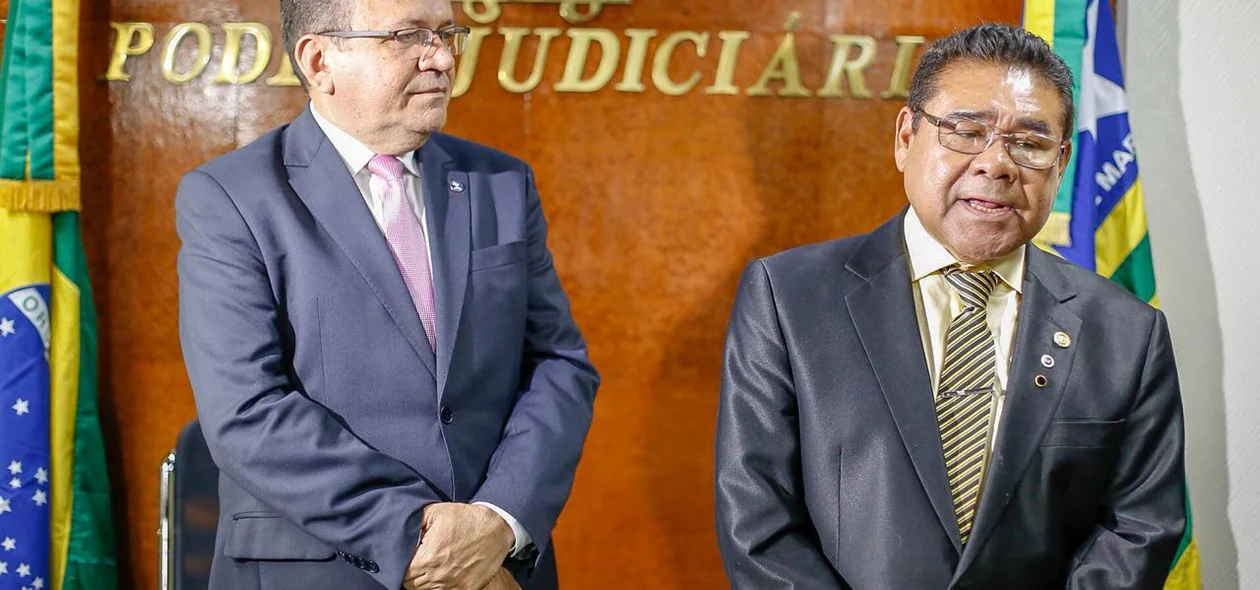 Desembargadores Sebastião Martins e José James durante solenidade no Tribunal de Justiça