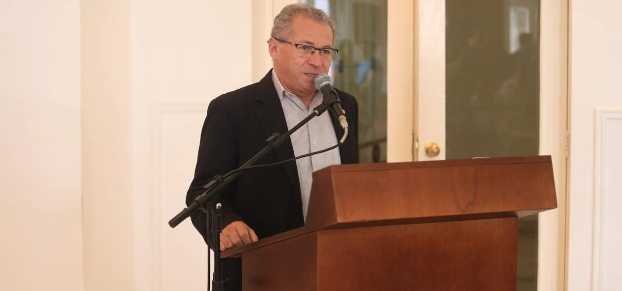 Deputado federal Assis Carvalho 