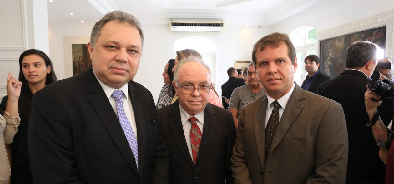 dos 92 médicos convocados, apenas 42 estavam aptos para a posse