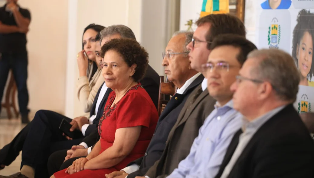 Foram empossados 42 médicos