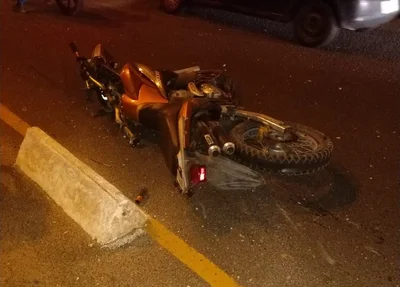 Motocicleta ficou no local
