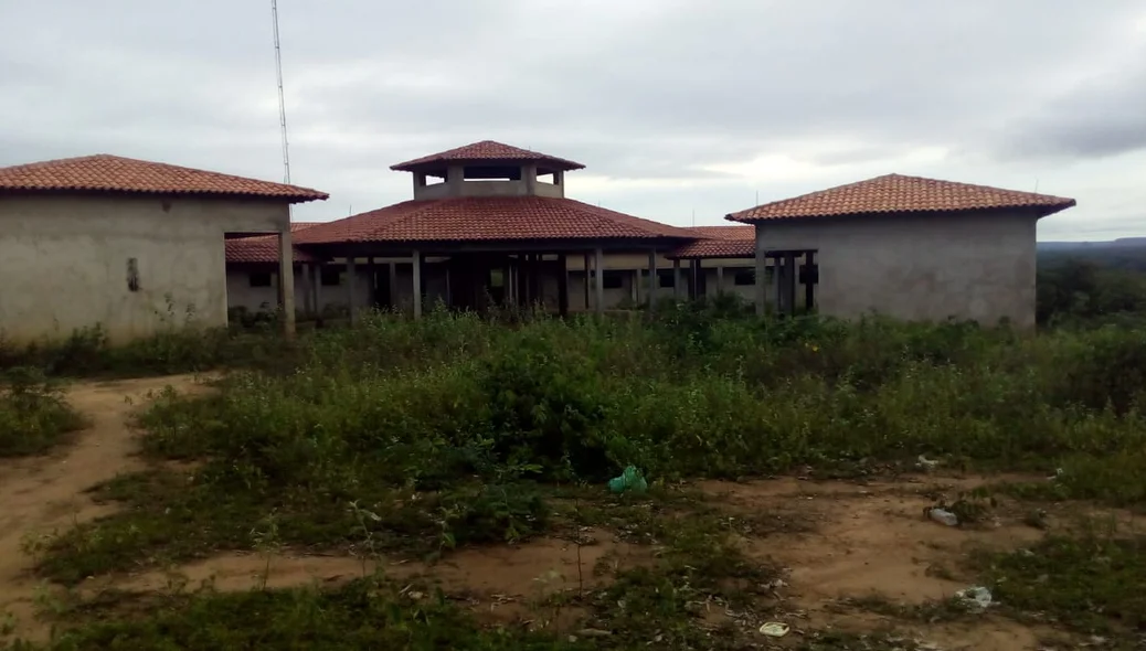 Escola também não foi concluída