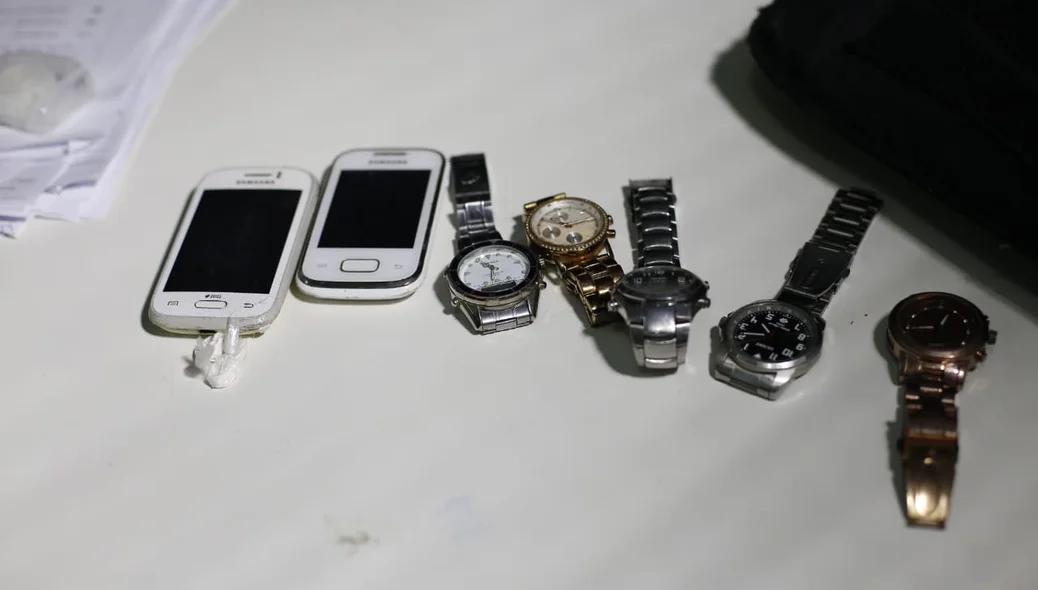Celulares e relógios