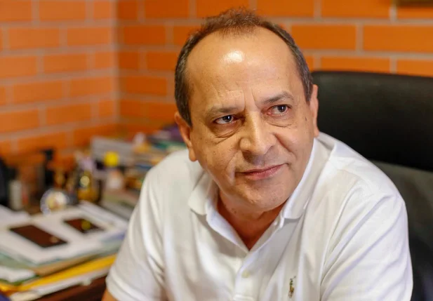 Deputado Hélio Isaías
