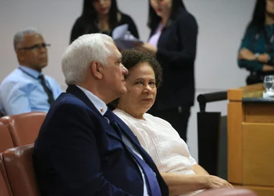 Themístocles Filho e Regina Sousa