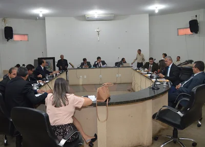 Câmara de Picos realiza sessões extraordinárias