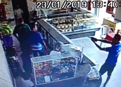 Câmera flagra ação de bandidos no bairro Poti Velho