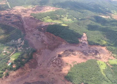 Imagem do rompimento da barragem em Brumadinho